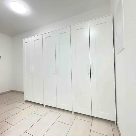 Max117 Moderne Monteurwohnung Mit Balkon